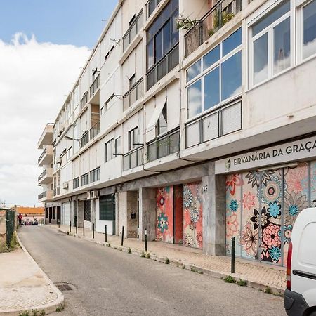 Stroll To Coffee Shops Near A Renovated Hillside Apartment In Graca Lisboa Ngoại thất bức ảnh