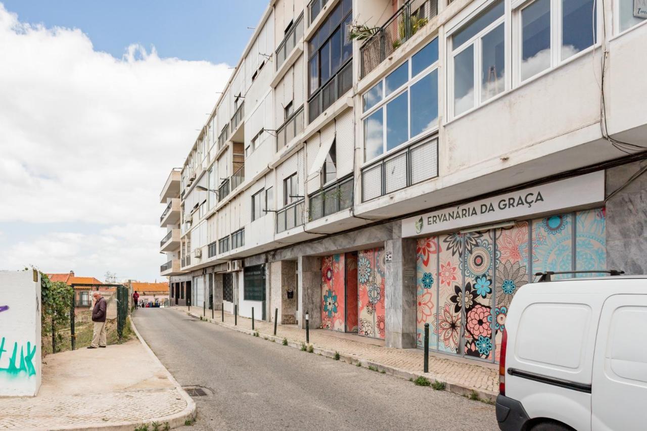 Stroll To Coffee Shops Near A Renovated Hillside Apartment In Graca Lisboa Ngoại thất bức ảnh