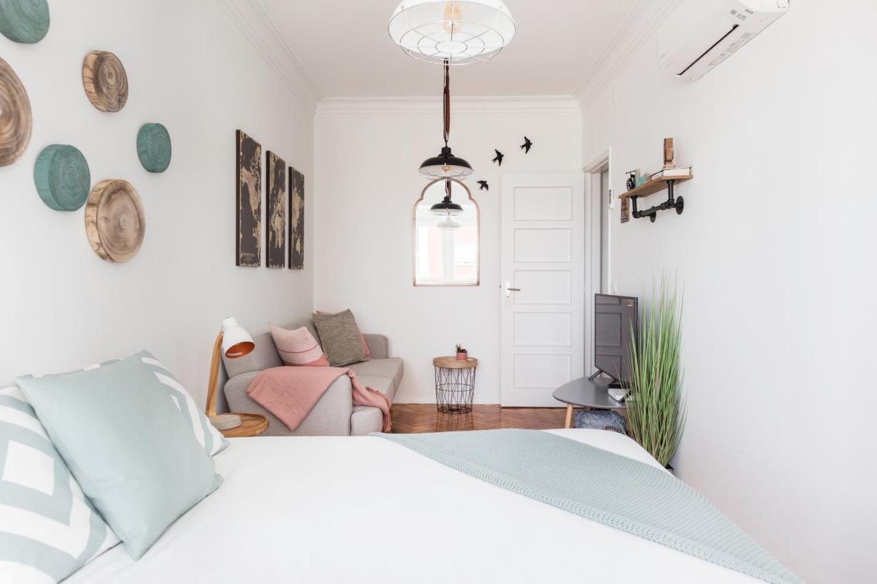 Stroll To Coffee Shops Near A Renovated Hillside Apartment In Graca Lisboa Ngoại thất bức ảnh