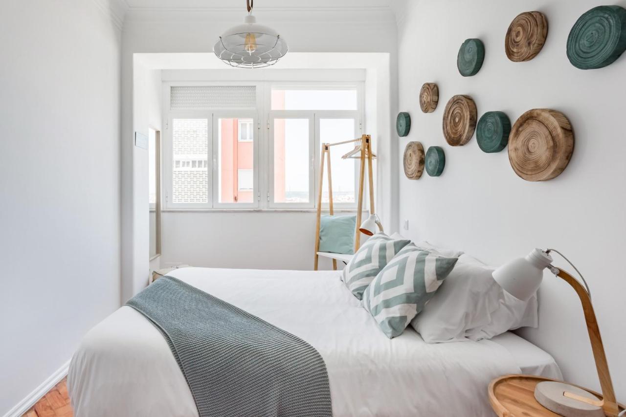 Stroll To Coffee Shops Near A Renovated Hillside Apartment In Graca Lisboa Ngoại thất bức ảnh