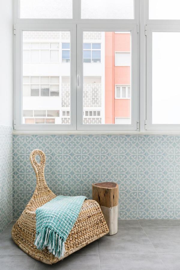 Stroll To Coffee Shops Near A Renovated Hillside Apartment In Graca Lisboa Ngoại thất bức ảnh