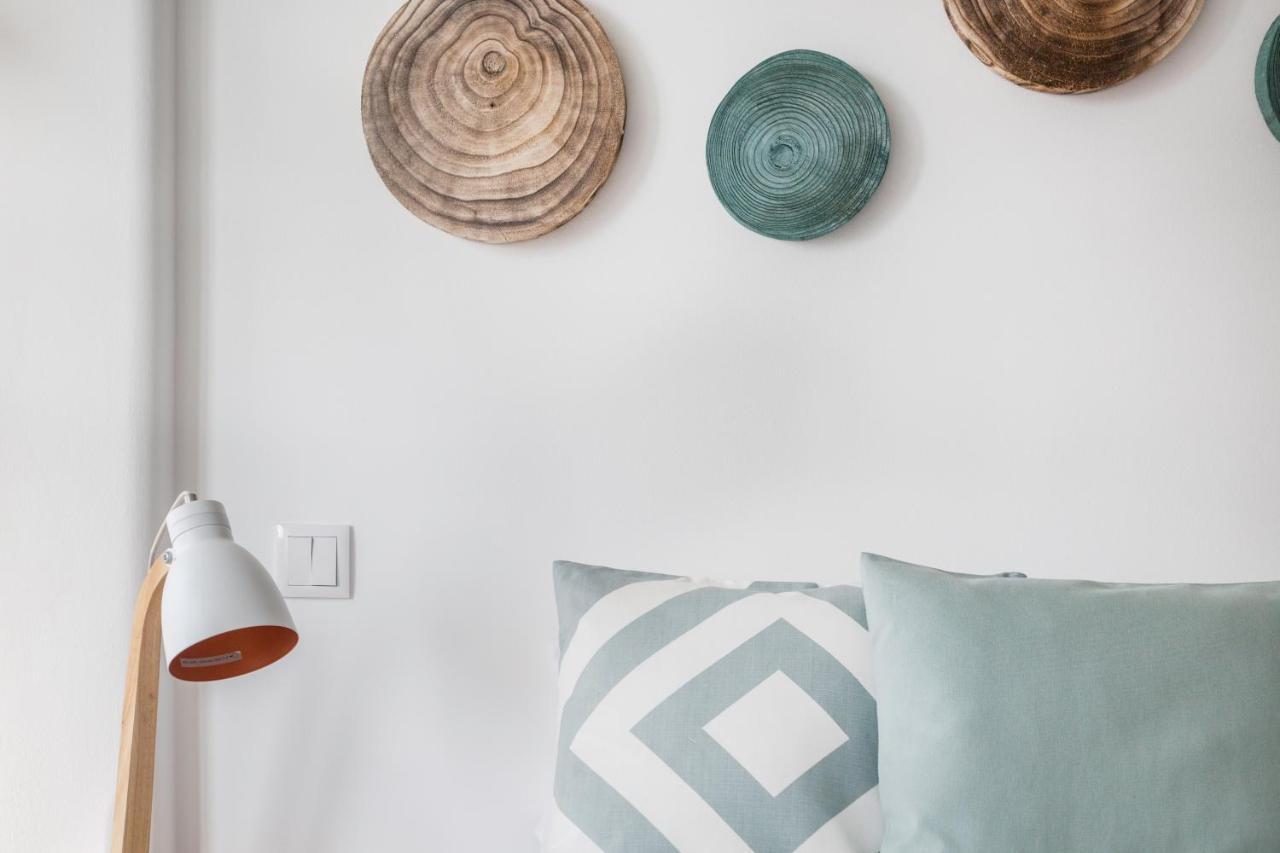 Stroll To Coffee Shops Near A Renovated Hillside Apartment In Graca Lisboa Ngoại thất bức ảnh