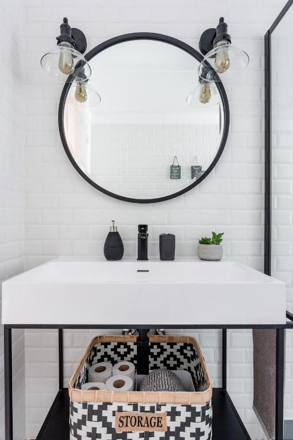 Stroll To Coffee Shops Near A Renovated Hillside Apartment In Graca Lisboa Ngoại thất bức ảnh