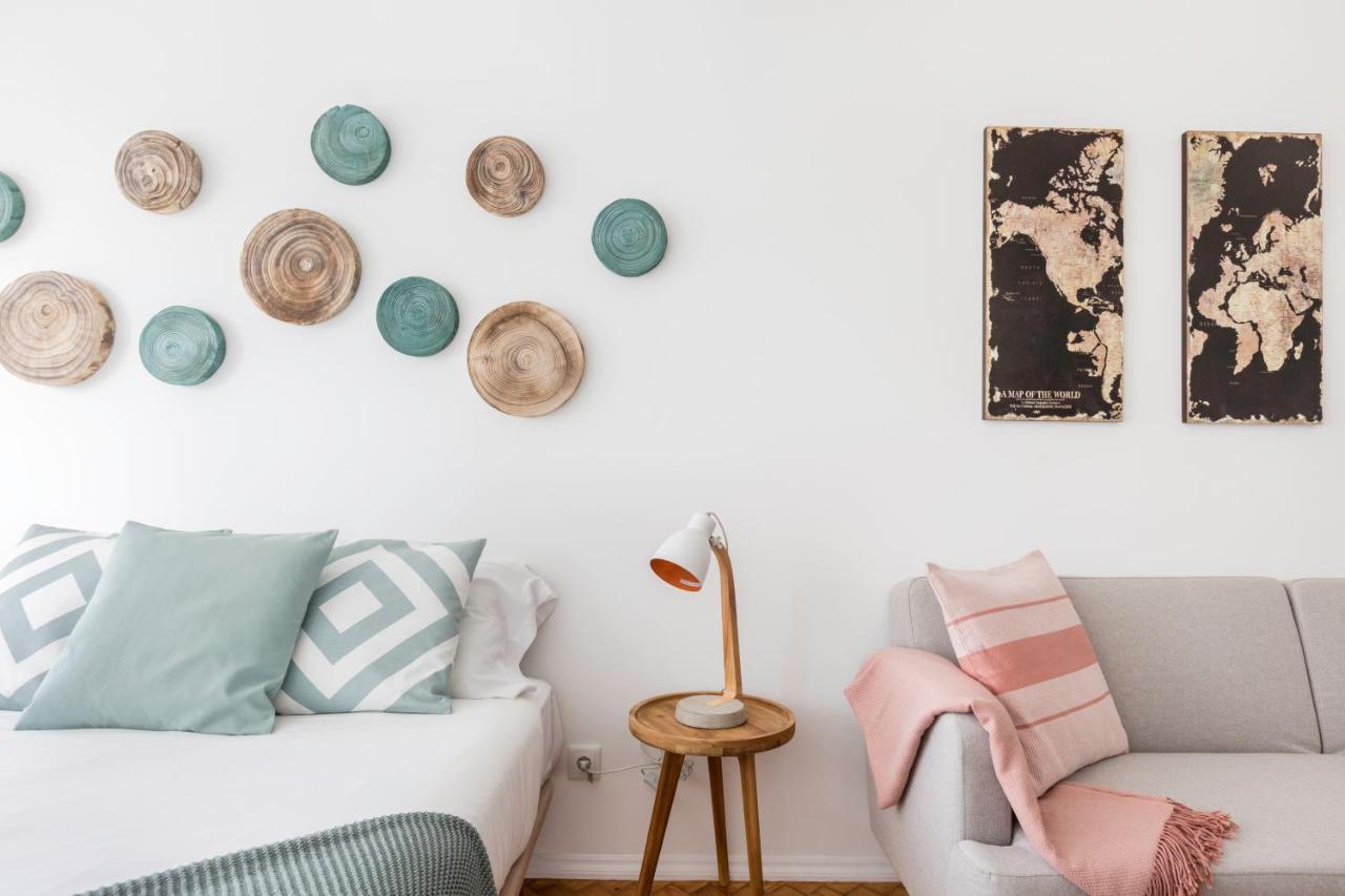 Stroll To Coffee Shops Near A Renovated Hillside Apartment In Graca Lisboa Ngoại thất bức ảnh